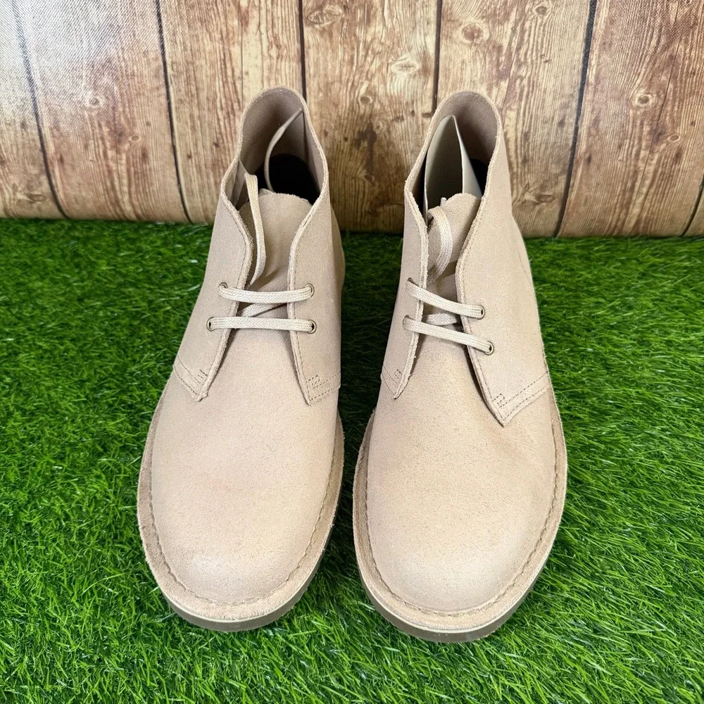 Clarks Shepton Chukka Boot Mens size 10.5 M Taupe Distressed Leather Lace Up
